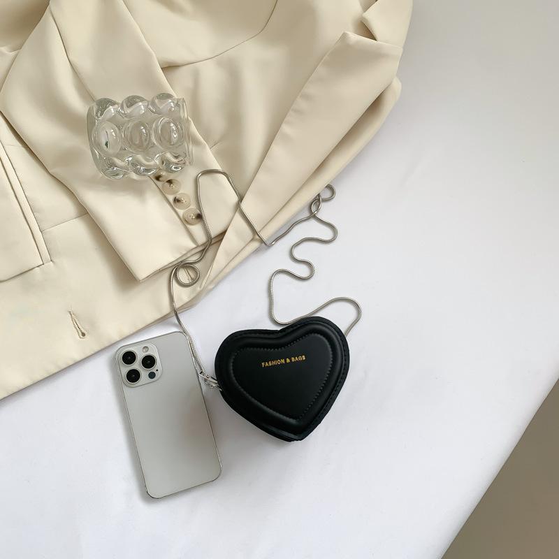 Мини маленькая сумка женская сумка 2025 лето новая мода персонализированная сумка-цепочка с персиковым сердцем зарубежный стиль красивая сумка-мессенджер