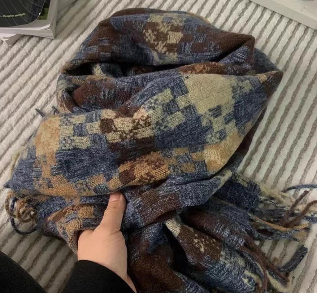 Christmas atmosphere New red plaid scarf Women's winter versatile thickened senior sense Student warm scarf