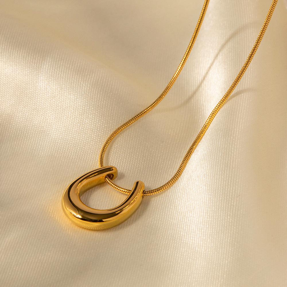 

European & American Trendy 18K Gold Titanium Steel Pendant Necklace - Women s Versatile Fashion Jewelry