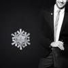 High-End Japanese Korean Snowflake Brooch for Women: Gold-Plated with Micro-Inlaid Zircon, Anti-Exposure Pin