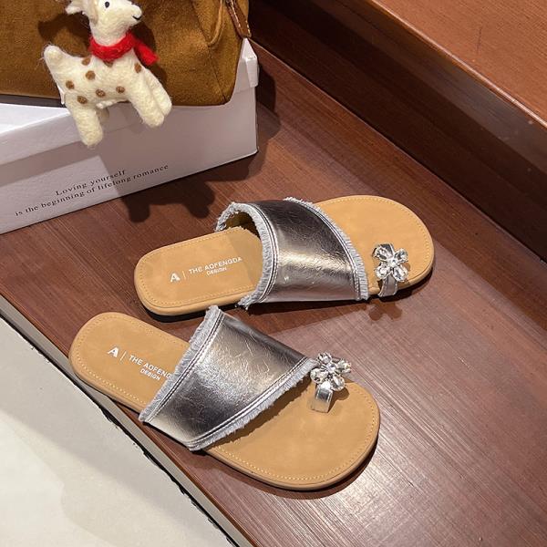 Fashion Shoes Slippers Soft Rubber Flip Flops Glitter Slides Flower Summer Clogs Woman Fashion Comfort Hawaiian Jelly Beach Flat Luxury