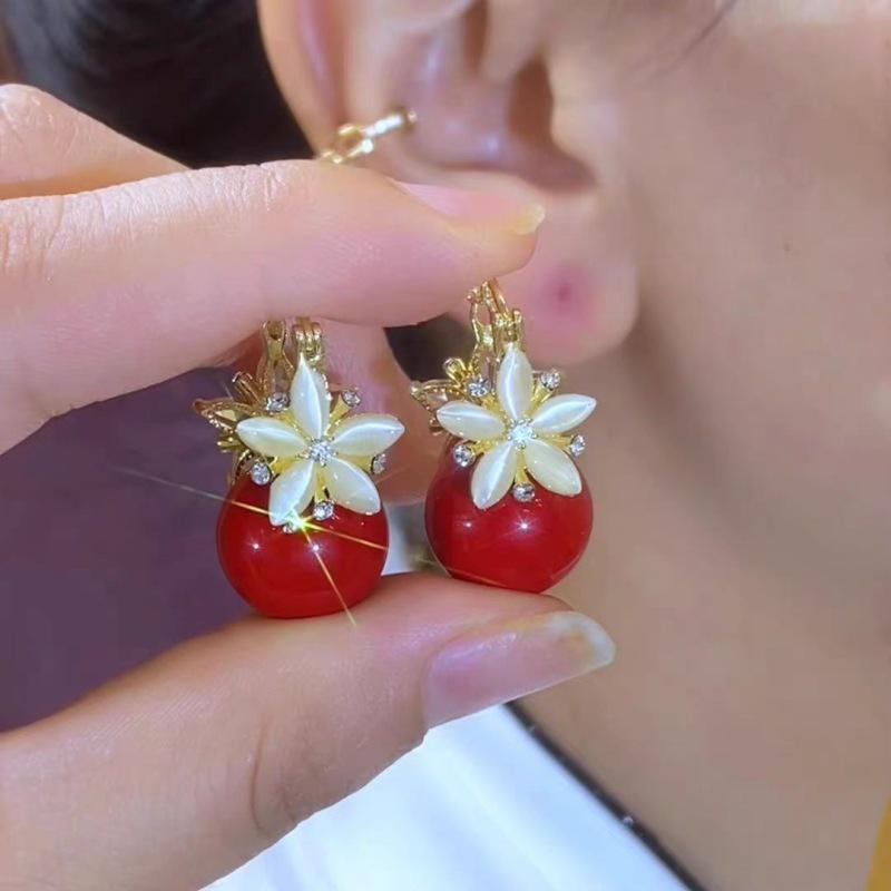 French Vintage Double-Sided Floral Pearl Earrings for Women – Elegant Retro Stud Accessories