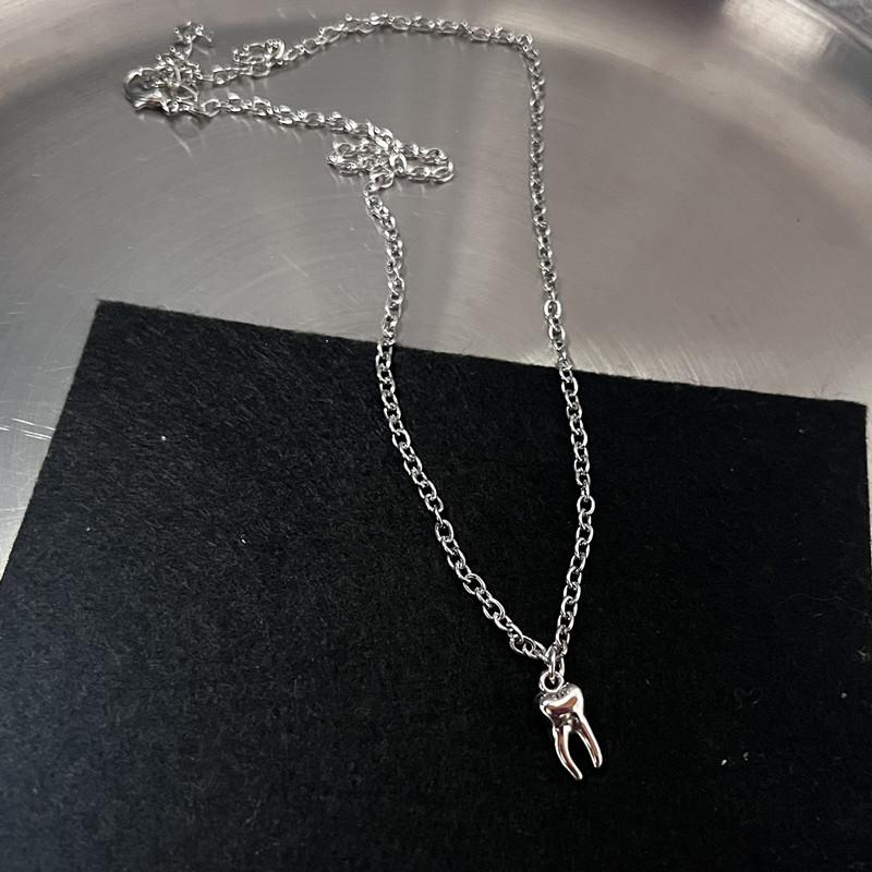 Y2K Flail Fire Heart Teeth Pendant Necklace for Women Men Charm Necklace Grunge Punk Fashion Zircon