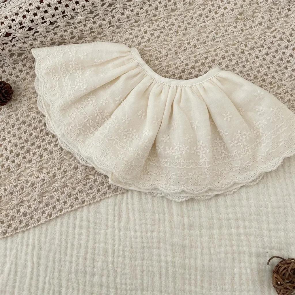 Baby Lätzchen Spitze Baby Accessoires Koreanische Kinder Spitzenkragen Niedlich Hohle Weibliche Baby Lätzchen Schal Floral Säuglinge Spucktuch