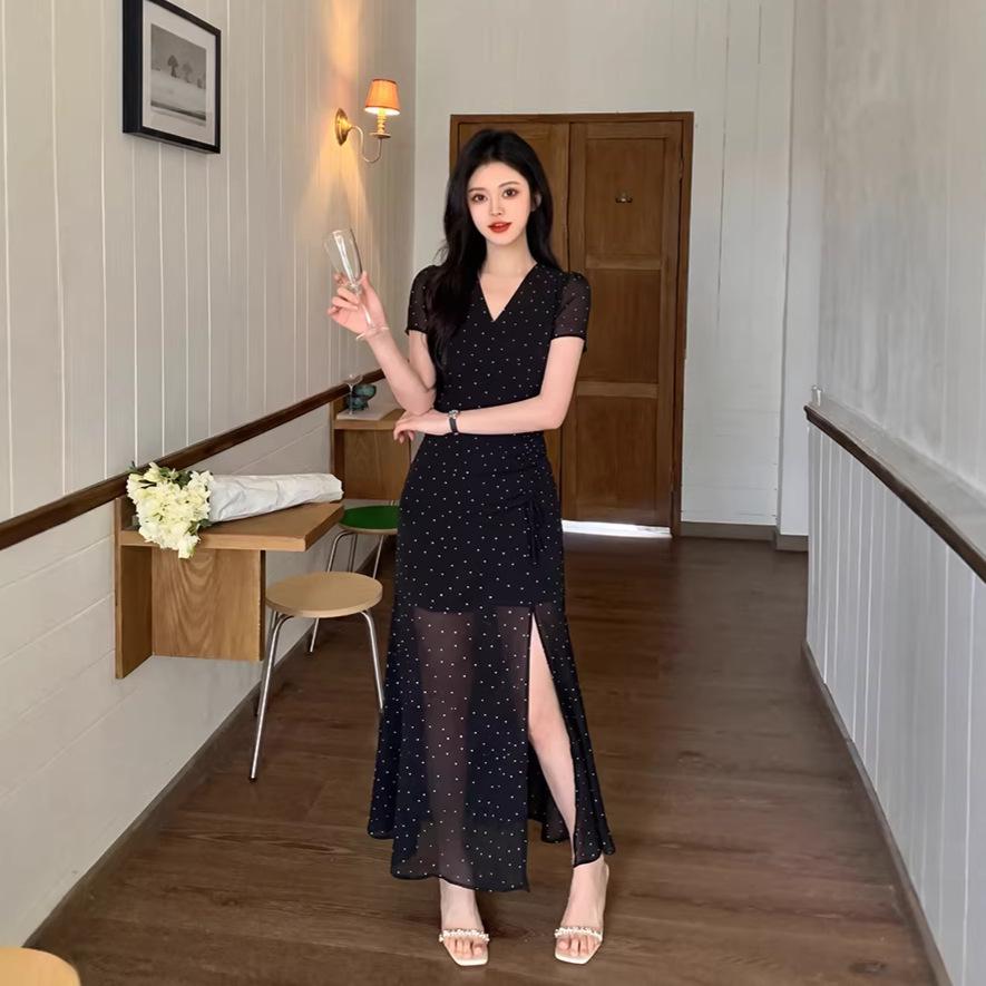 2026 French Style Elegant Black Polka Dot V-Neck Slit Dress with Drawstring Waist - Women's Slimming Little Black Dress