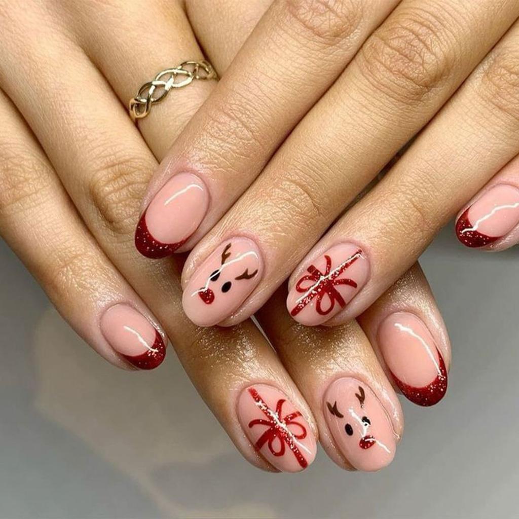 24PCS Short Round False Nails Christmas Reindeer Snowflake Patterns Fake Nails Red Plaid Almond Acrylic Wearable Press On Nails
