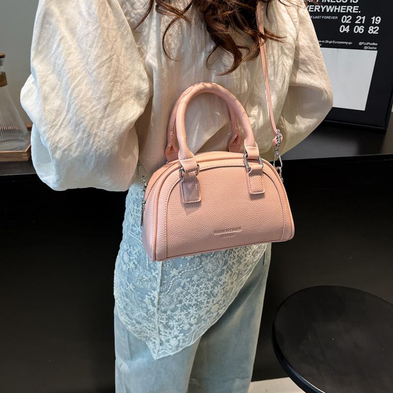 Small Bag Women's Retro New Fashion Messenger Bag Versatile Niche Portable Pillow Bag