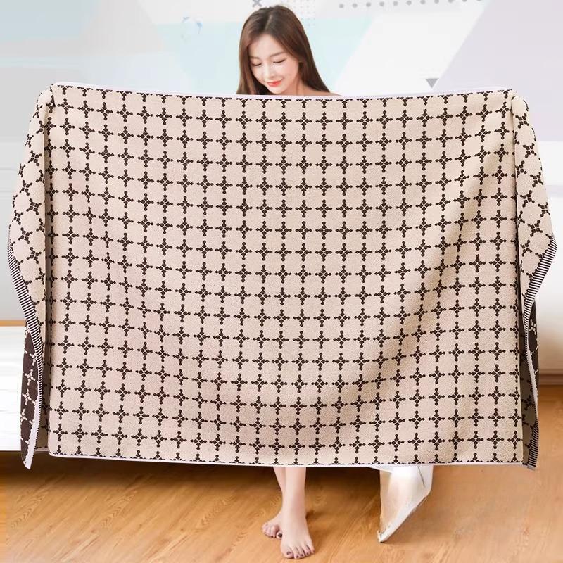 100% Cotton Bath Towel 70 X 140cm, Water-absorbing and Quick-dry Jacquard Pattern Bath Towel, Soft Breathable A-Class Towel,1pc