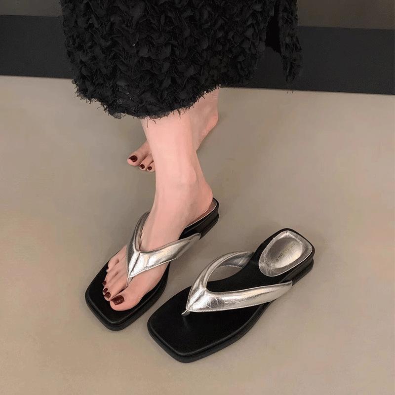 

Шлепанцы на толстой подошве и танкетке для женской летней обуви 2025 года, новые высококлассные шлепанцы с перемычкой между пальцами, с юбкой, пляжные сандалии 40 серебряный