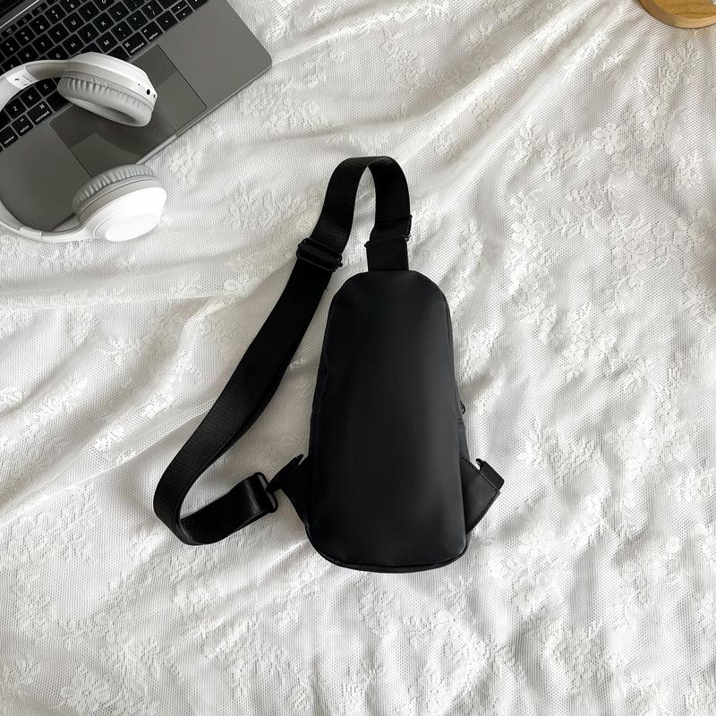 

Повседневная спортивная сумка-мессенджер Повседневная сумка через плечо Корейская версия сумки на груди Tide чёрный