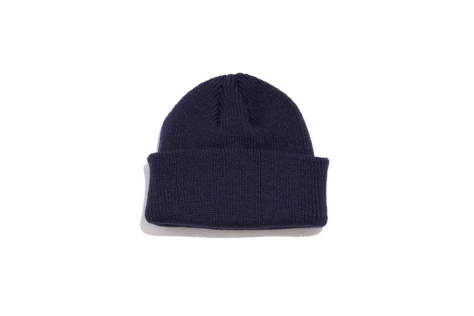 APOSTROPHE COMMA Reversible Iv Label Short Beanie (Navy)
