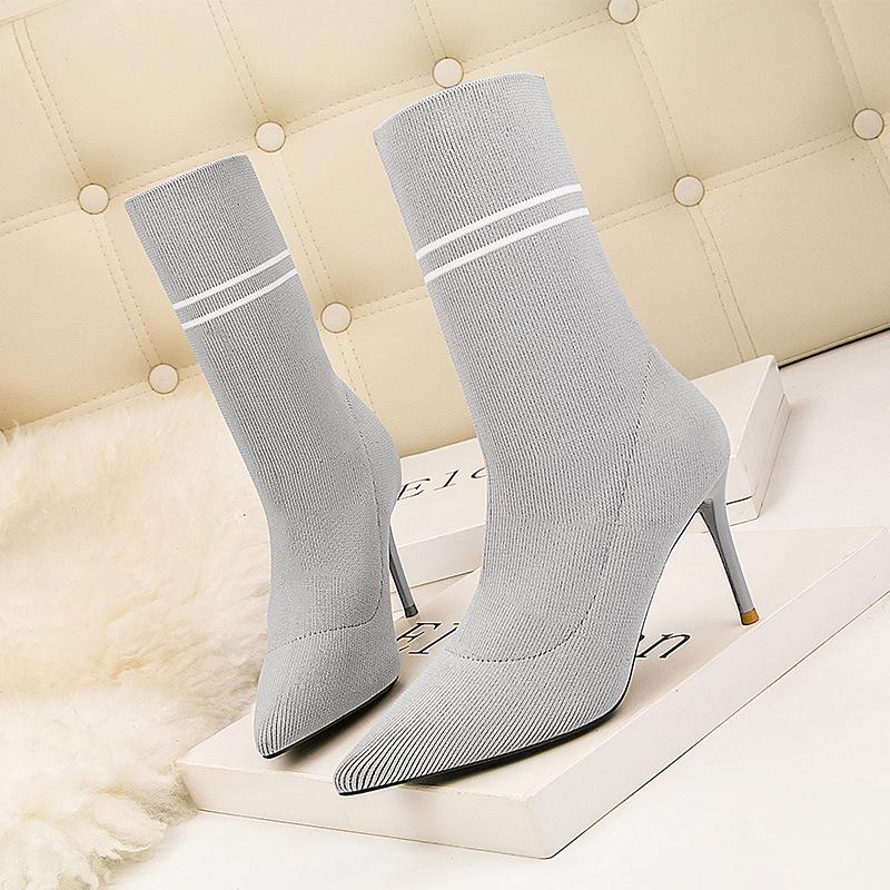 

Высокий каблук Тонкий каблук Острый голые сапоги Педикюр Узкие носки Сапоги Вязаные носки Короткие сапоги Эластичные носки Сапоги 41