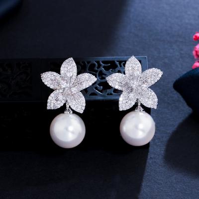 Bright Small Fresh Pearl Flower Earrings Temperament Slightly Inlaid Zircon High-End Earrings Stud Earrings