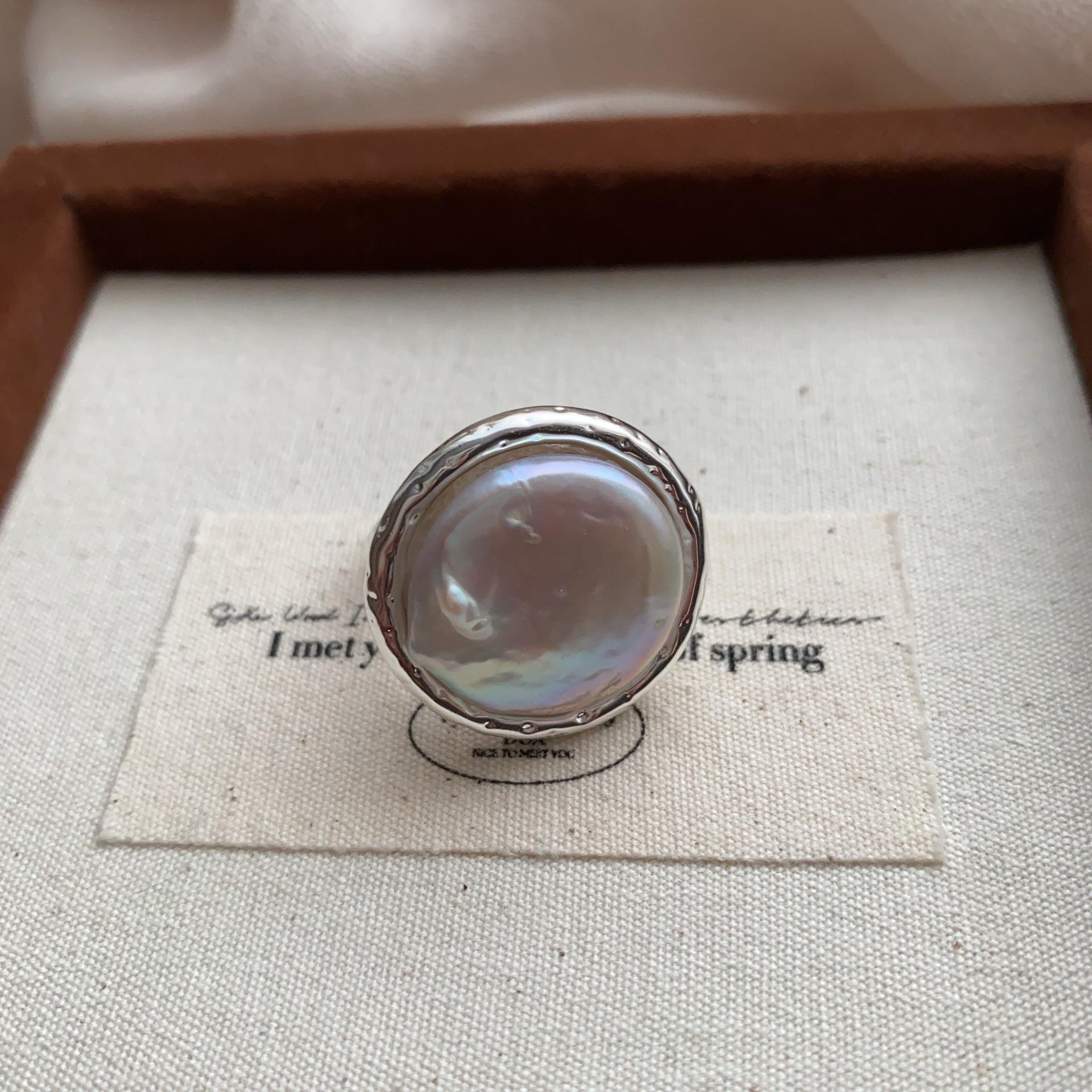

European and American light luxury French retro niche design sense freshwater pearl high sense round opening macaron ring women