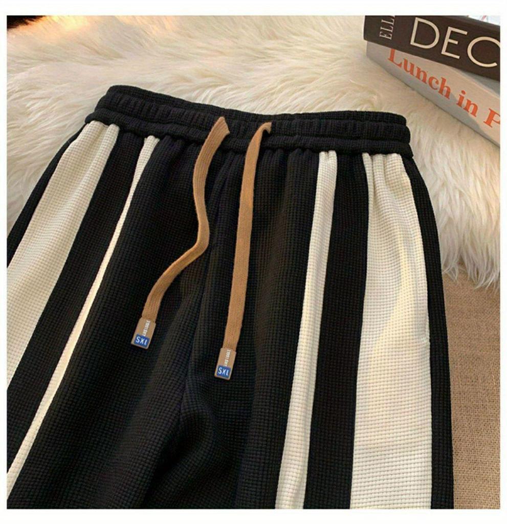 Lockere, gerade Freizeithose im amerikanischen Stil für Herren mit Kontrastnähten – Sport-Jogginghose mit weitem Bein für Frühling/Sommer