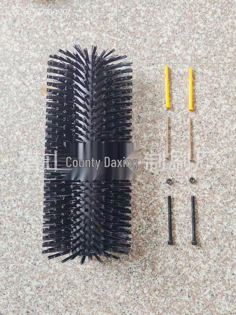 Multifunctional Animal Body Cleaning & Massage Brush for Horses, Sheep, Cows - Bristle Brush for Dairy Farm Use