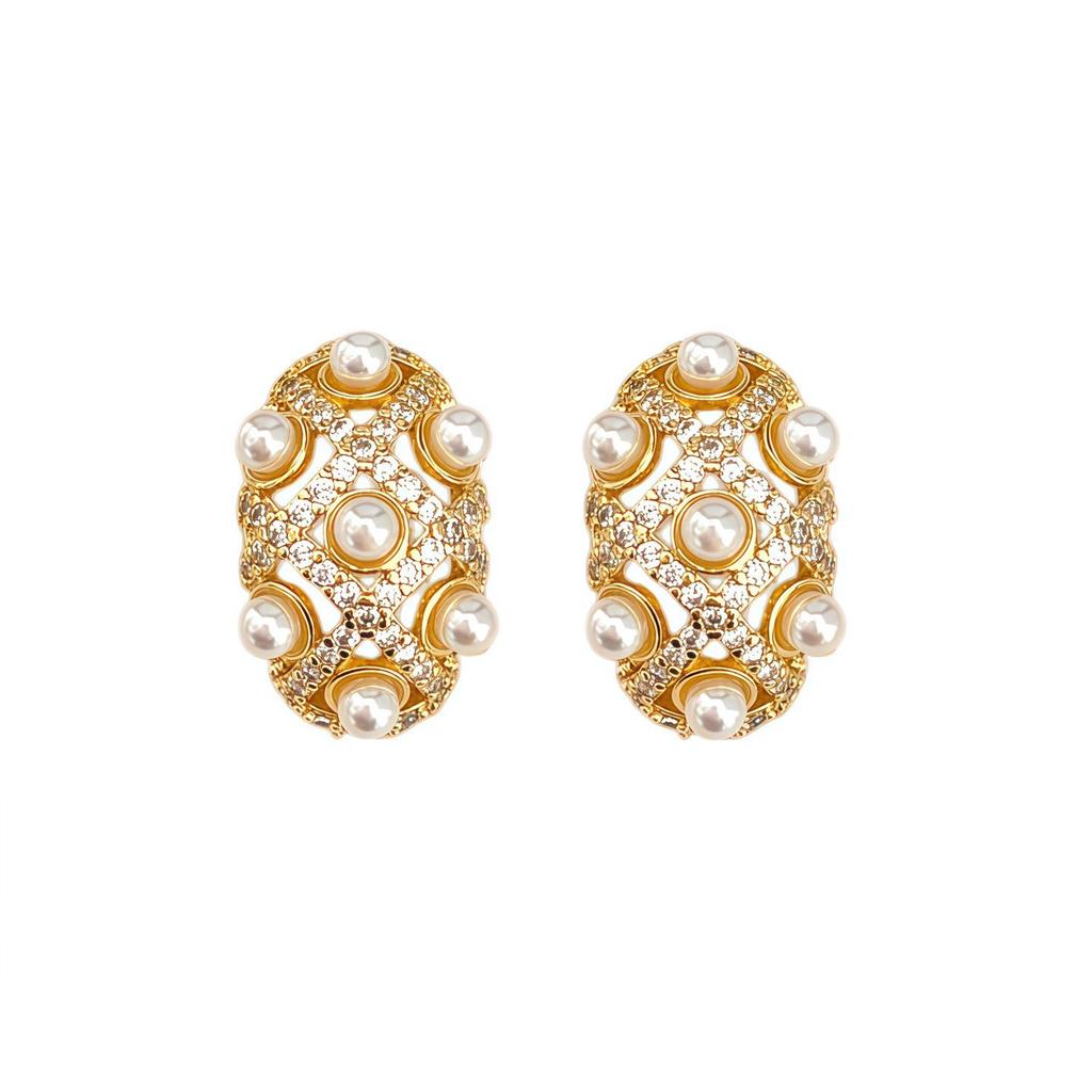 Elegant Geometric Pearl & Zircon Stud Earrings: European & American Retro Fashion Style