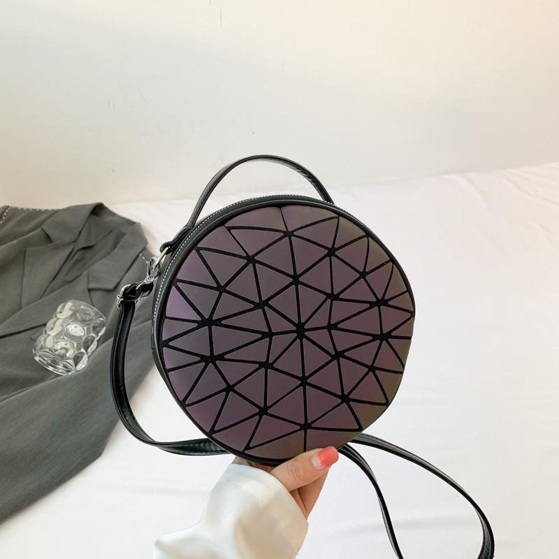 

Stylish Spring Round Bag For Women Trendy Casual Pu Fashionable Shoulder Bag Medium Size With Phone Pocket Available In Black White And Purple фіолетовий