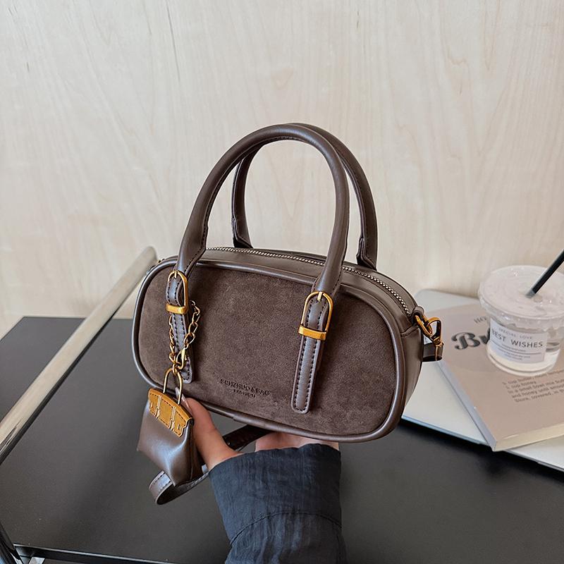 Popular Autumn and Winter Retro Underarm Bowling Bag Women's Niche Bag Black Bag