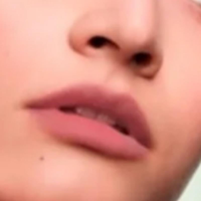 Prada Non-brown limited to color laminated light lipstick, moisturizing, easy to color and complexion #B107 Naked Brown No Gift Box