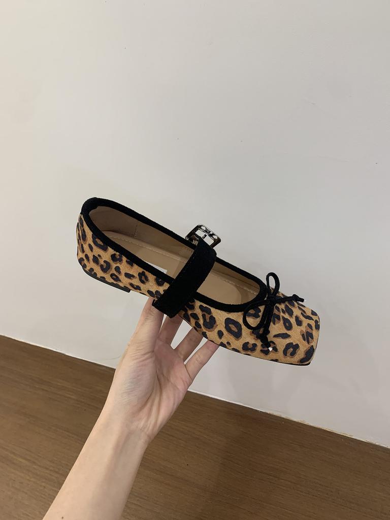 Retro leopard print ballet style shallow mouth single shoes women's flat 2025 new autumn French fairy skirt Mary Jane shoes