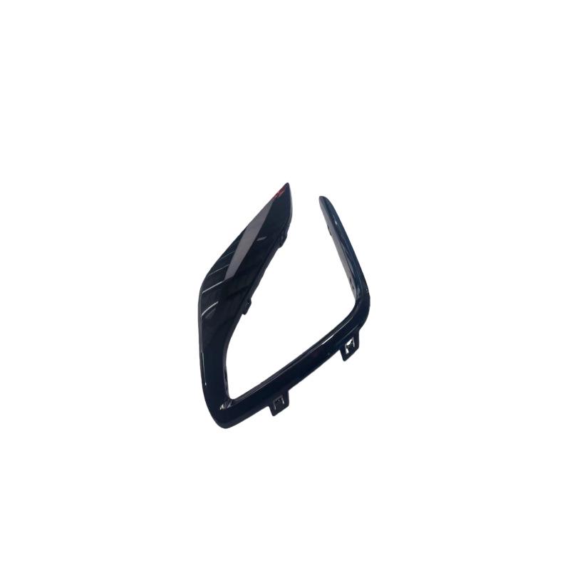 2022 Tiguan PA Fog Light Frame: Front Bumper Low Trim with Bright Strip (No Hole)
