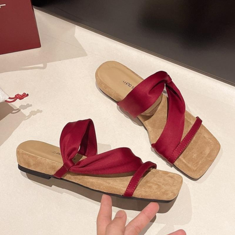 Fashion Women Flats Elegant Slippers Designer Classical Shoes Lady Fad Casual Flip Flops Summer New Slides 2025 Beach Sandalias De Mujer