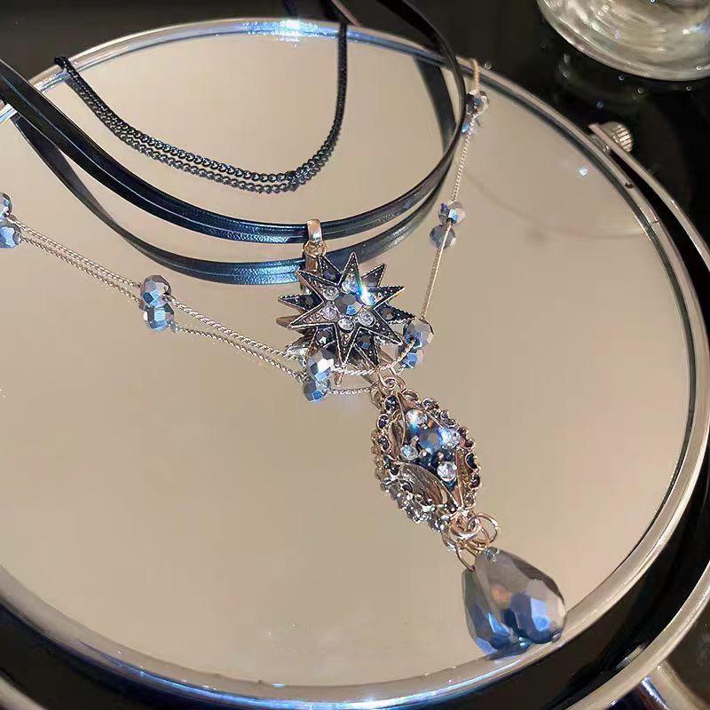 

Ожерелье-чокер из кожи с кристаллами-каплями и стразами в виде звезды - Винтажная роскошная цепочка для ключицы
