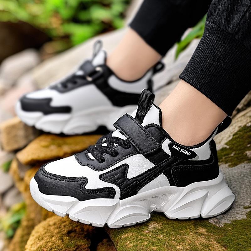 Children's little white shoes 6-12 years old 2025 new boys' lightweight soft-soled sports shoes autumn versatile running shoes