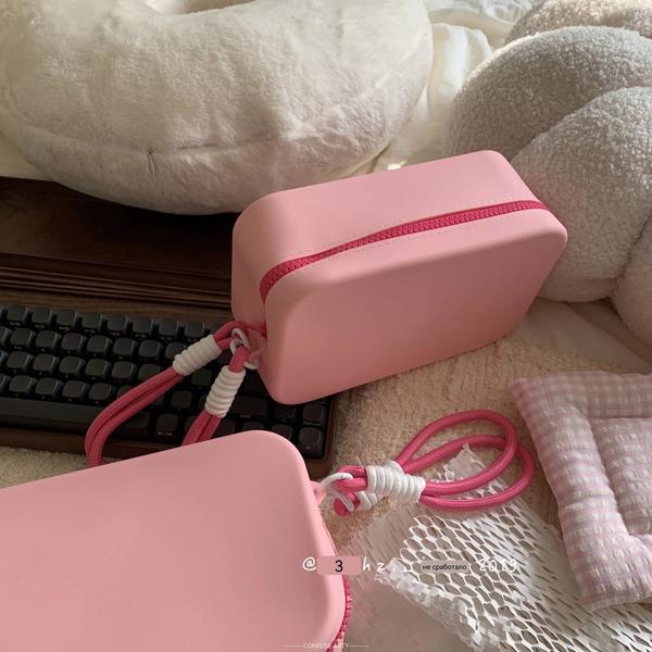 Portable Large Capacity Makeup Bag for Women pink