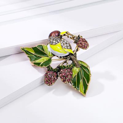 Vintage Elster Brosche Damen Design Erdbeer Corsage Anzug Mantel Obst Serie Anstecknadel