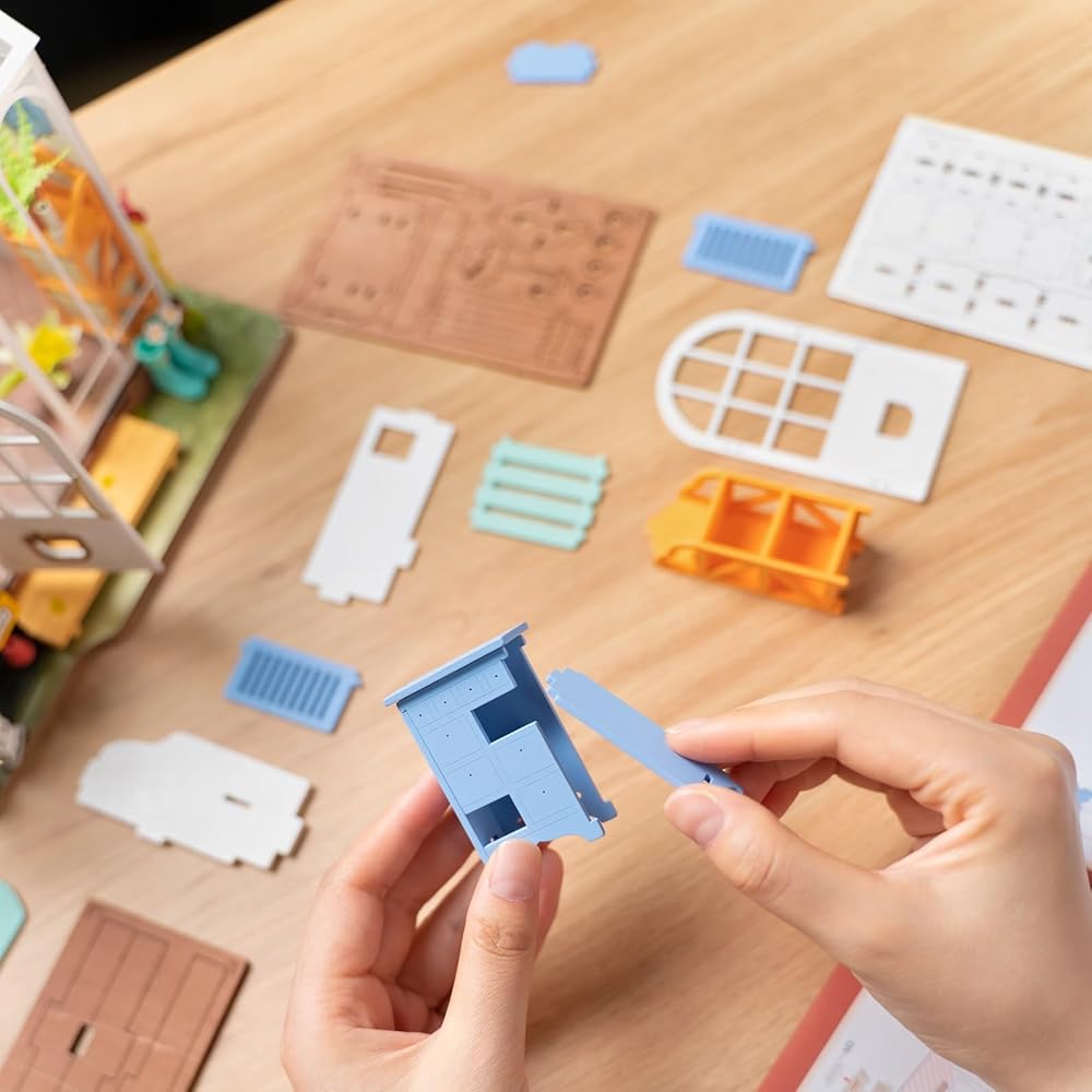 Tsukurundesu Miniature Dollhouse DG Series Garden House DIY Kit with Instruction Manual