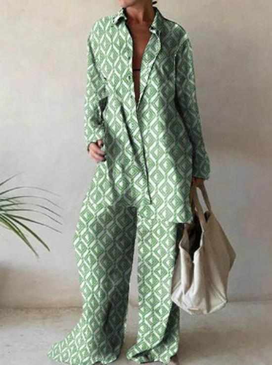 European & American Casual Holiday Printed Jumpsuit: Loose Long Sleeve & Straight Leg Design