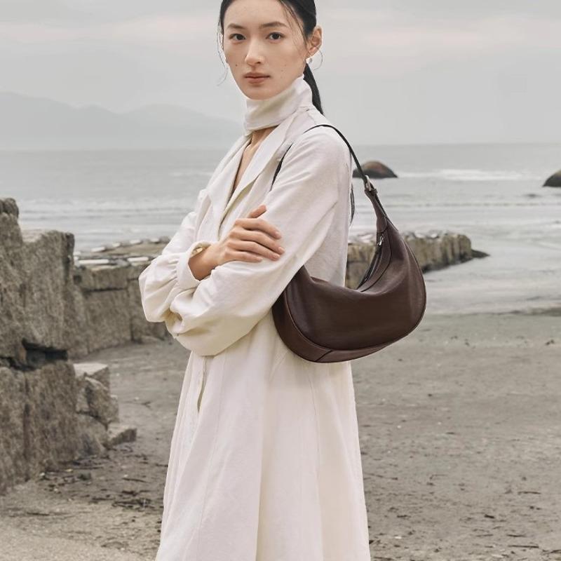 New Leather Crescent Bag Retro Niche Leather Shoulder Underarm Bag Women's Versatile Messenger Bag