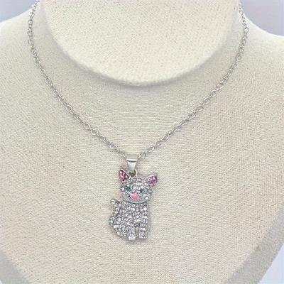 1pc requintado bonito e elegante colar de pingente de gato prateado, incrustado com colar de zircão de imitação para meninas, presentes de festa de aniversário de feriado