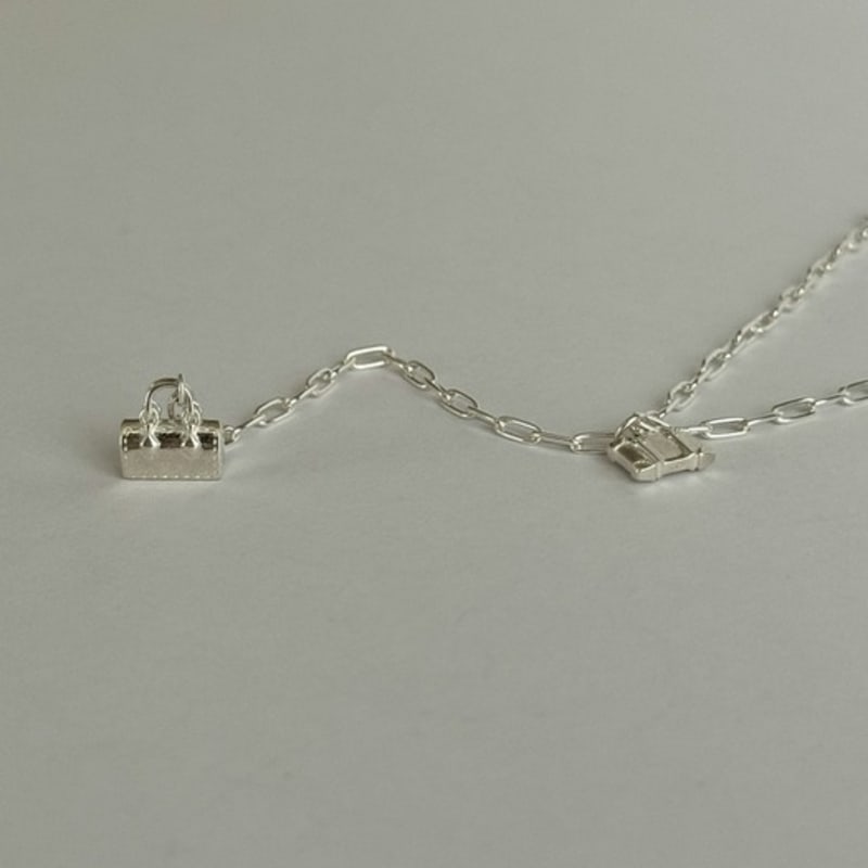 THE BORING Y necklace