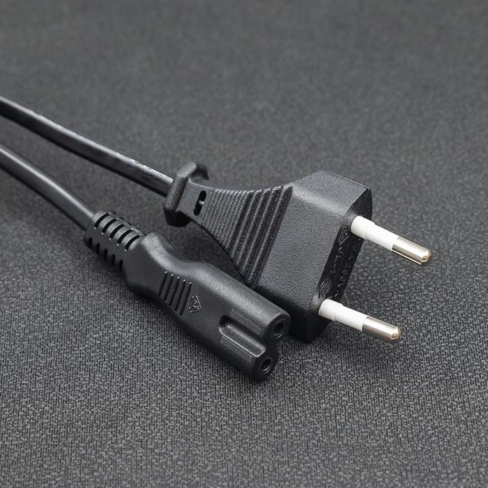 Qoltec Kabel Zasilający IEC C7 / CEE 7/16 | Ósemka | 2x0.5mm² | 1.4m