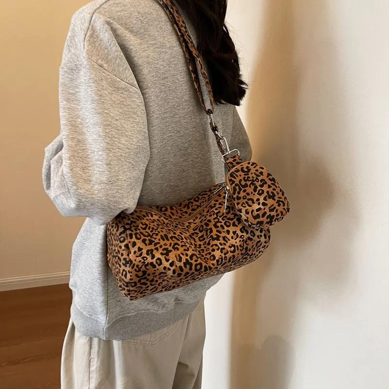 Sac Bandoulière Léger Tendance en Toile Imprimé Léopard pour Femme, Sac Versatile pour le Quotidien, Sac Sous le Bras