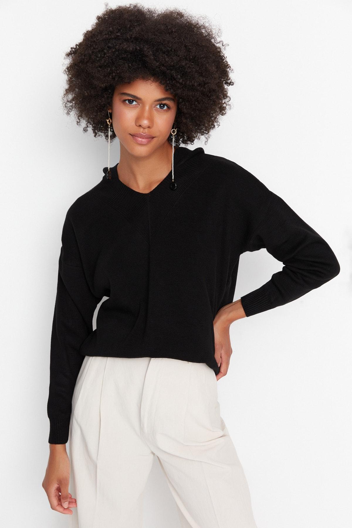 

Свитер - Черный - Классический крой