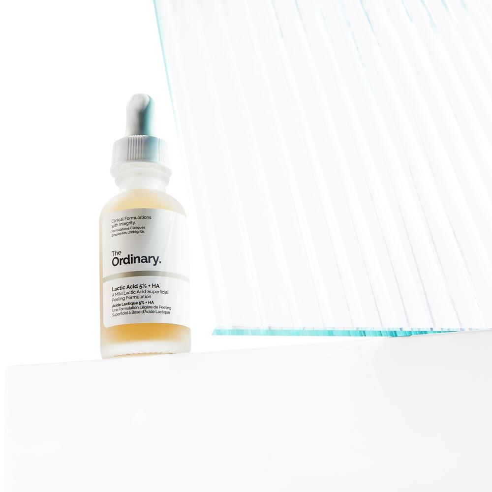 The Ordinary Kwas Mlekowy 5% + HA Serum Złuszczające 1.0 Oz