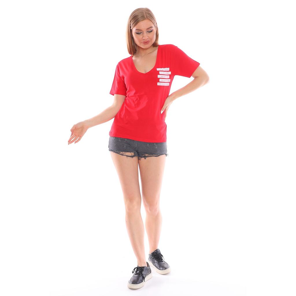 Dámské tričko s širokým výstřihem do V s písmenným potiskem