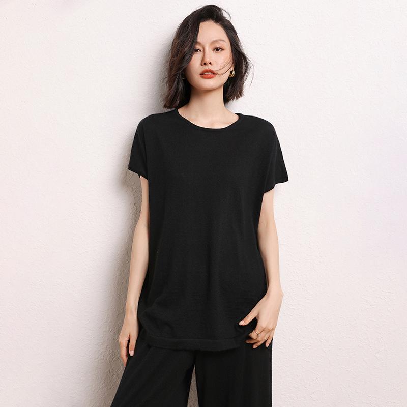 Women's Cashmere Short-Sleeve Pullover with Batwing Sleeves & Mid-Length Skirt - Autumn/Winter Collection
