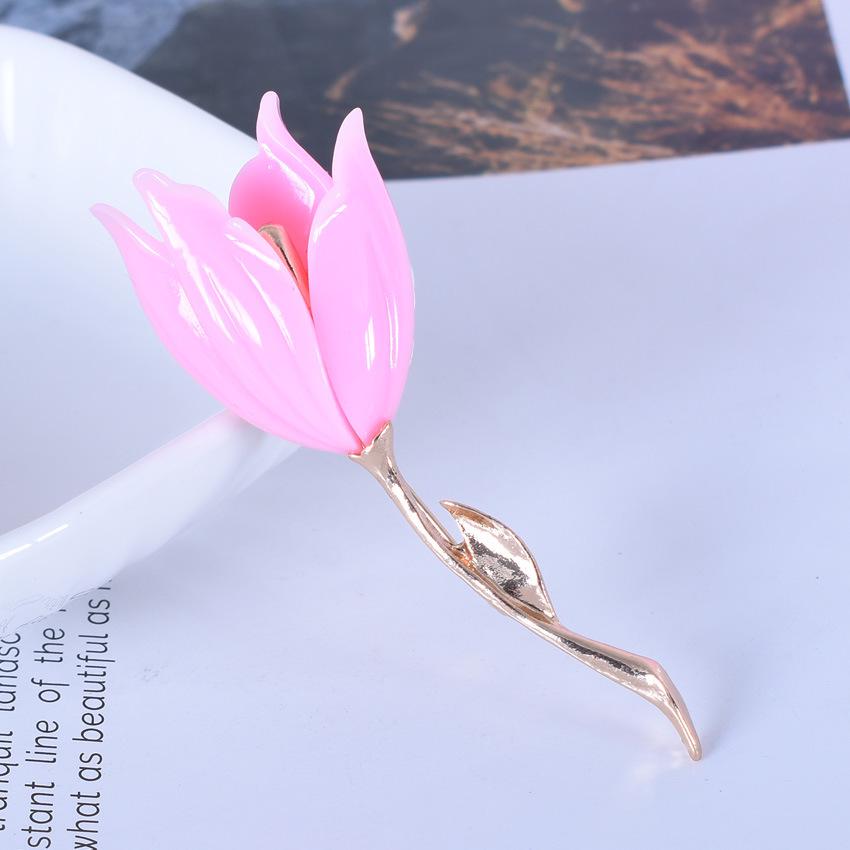 

Ретро брошь с тюльпанами: Свежие украшения из магнолии