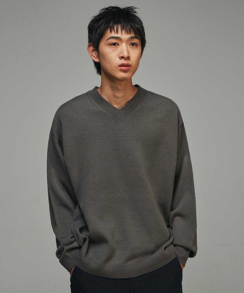 SIGNATURE V-Neck Relaxed Knit [Charcoal]