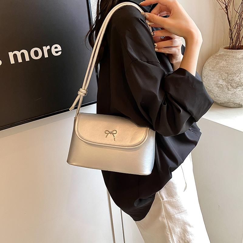 Niche Design Retro Shoulder Bag New Summer Casual Trendy Bow Beautiful Underarm Small Square Bag