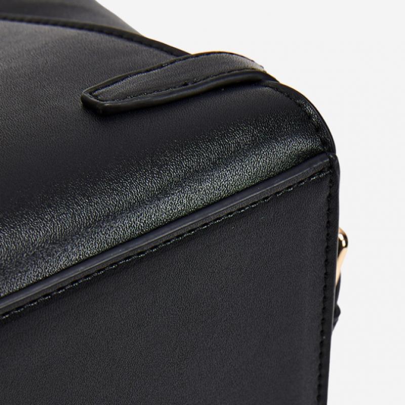 By ESquire By Women S Loen Belt Tote Bag Black