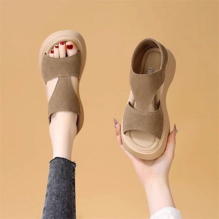 Retro Soft-soled Platform Sandals for Women's Summer Wear 2025 New High-end Light Luxury Leopard Print Two-wear Beach Shoes Flat Bottom