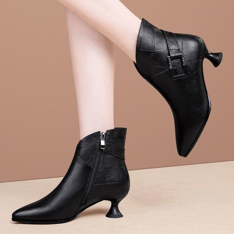 

short boots for women s autumn and winter new fashion thick-heeled short tube black pointed-toed velvet medium-heeled single boots leather boots 35