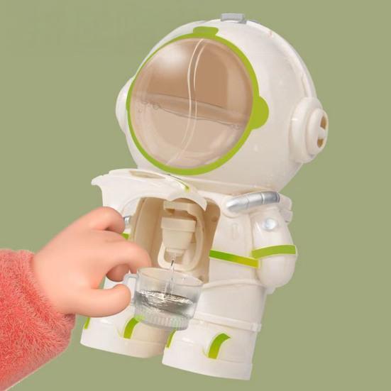 Astronaut Robot Water Dispenser Toy Plastic Educational Play Set Fun Kids Water Bottle Toy for Play Kitchen Outdoor Use