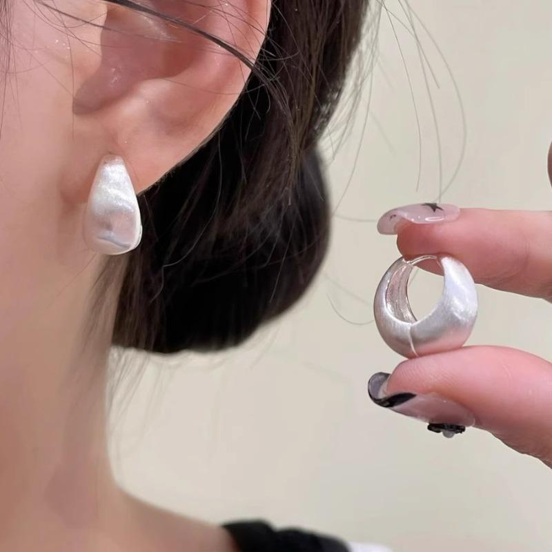 High End Stylish and Versatile Earrings 1 pair of earrings